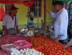 Kunjungi Pasar Mbongawani, Djafar Ahmad Mendapat Apresiasi Dari Para Pedagang