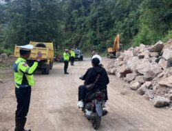 Polres Ende dan Instansi Terkait Bergerak Cepat Tangani Longsor di Wolowaru