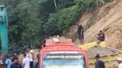 Ada Mata Air Yang Menjadi Kendala Pekerjan Pelebaran  Jalan Di Dile