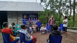 Di Kabupaten Kupang, DPC Partai Demokrat Bagikan 5.000 Bibit Sengon Laut dan Polibeg di Amfoang Selatan