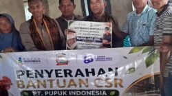 Dukung Ketahanan Pangan Berkelanjutan, PT Pupuk Indonesia Bantu Peternak Ayam di Ende