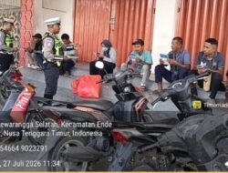 Satlantas Polres Ende Edukasi Pengguna Jalan, Tekankan Keselamatan Berkendara Lewat Pendekatan Humanis